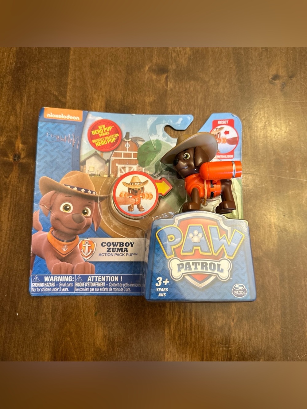 2015 Paw Patrol Hero Pup Cowboy Zuma Action Pack Pup Chocolate Lab New *Flaw*